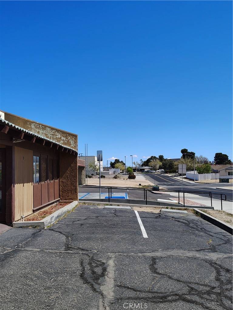 Victorville, CA 92395,14368 St Andrews DR