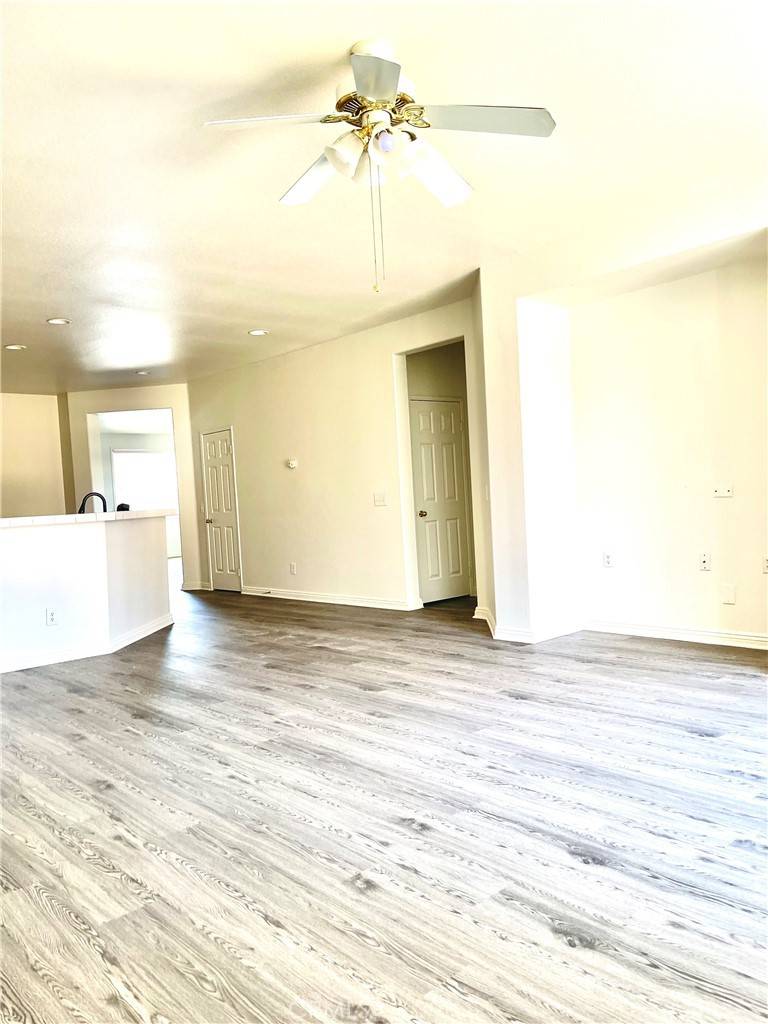 Hesperia, CA 92344,13148 Newport ST