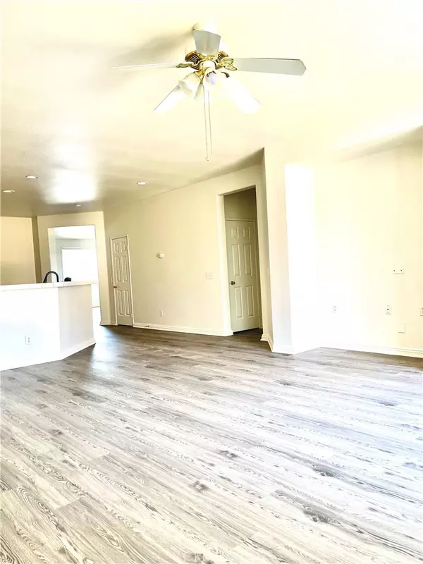 Hesperia, CA 92344,13148 Newport ST