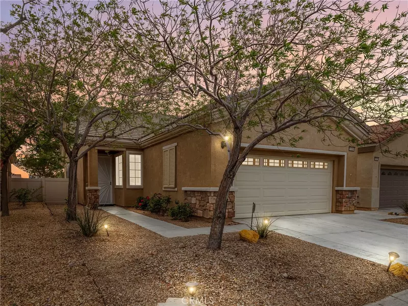 10364 Lakeshore DR, Apple Valley, CA 92308