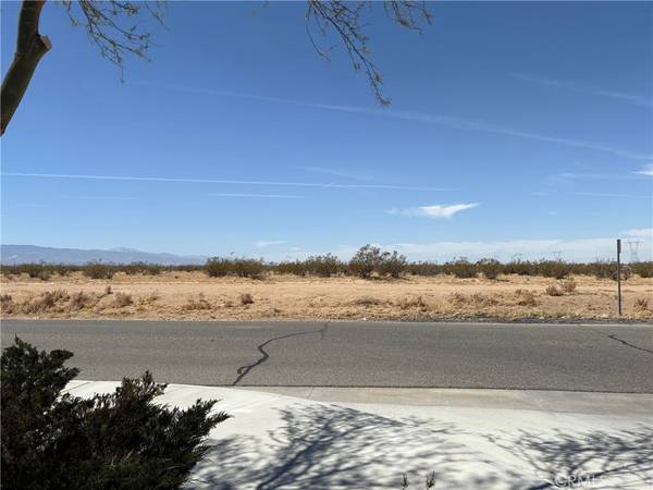 Victorville, CA 92395,0 diamond RD