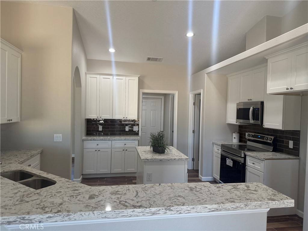 Hesperia, CA 92345,17995 Seaforth ST