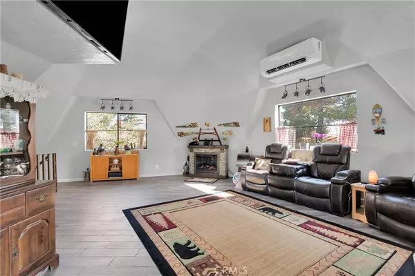 Hesperia, CA 92345,13633 Summit Valley RD