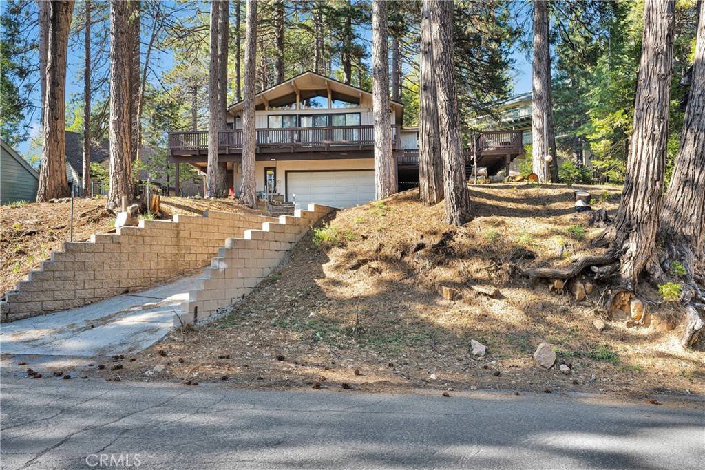 Running Springs, CA 92382,31306 Circle View DR