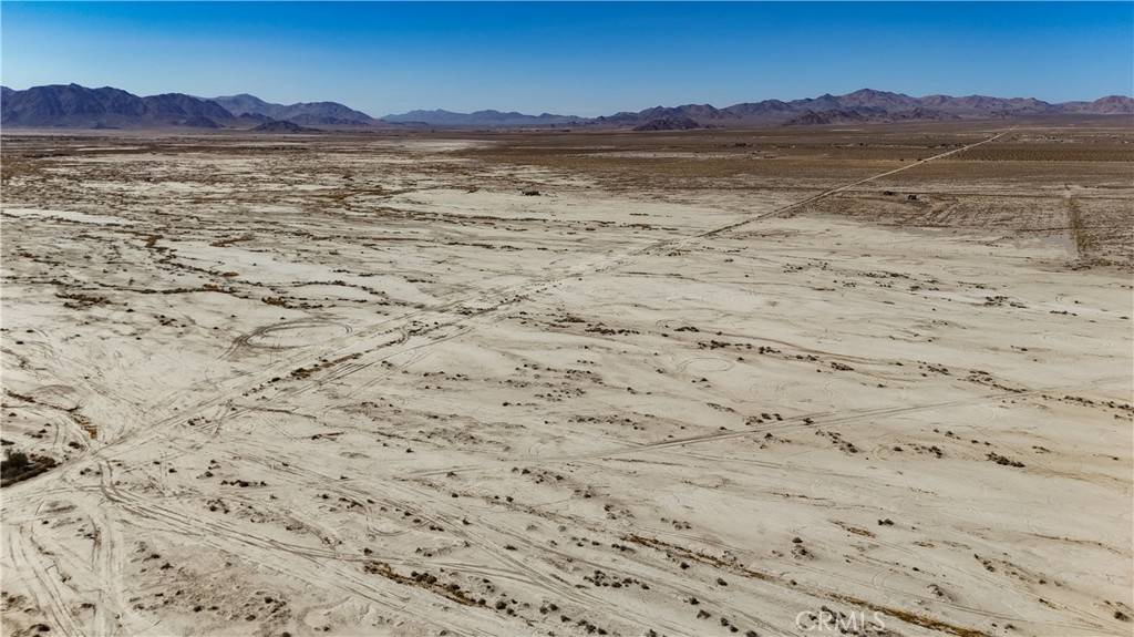 Lucerne Valley, CA 92356,725 Cambria RD