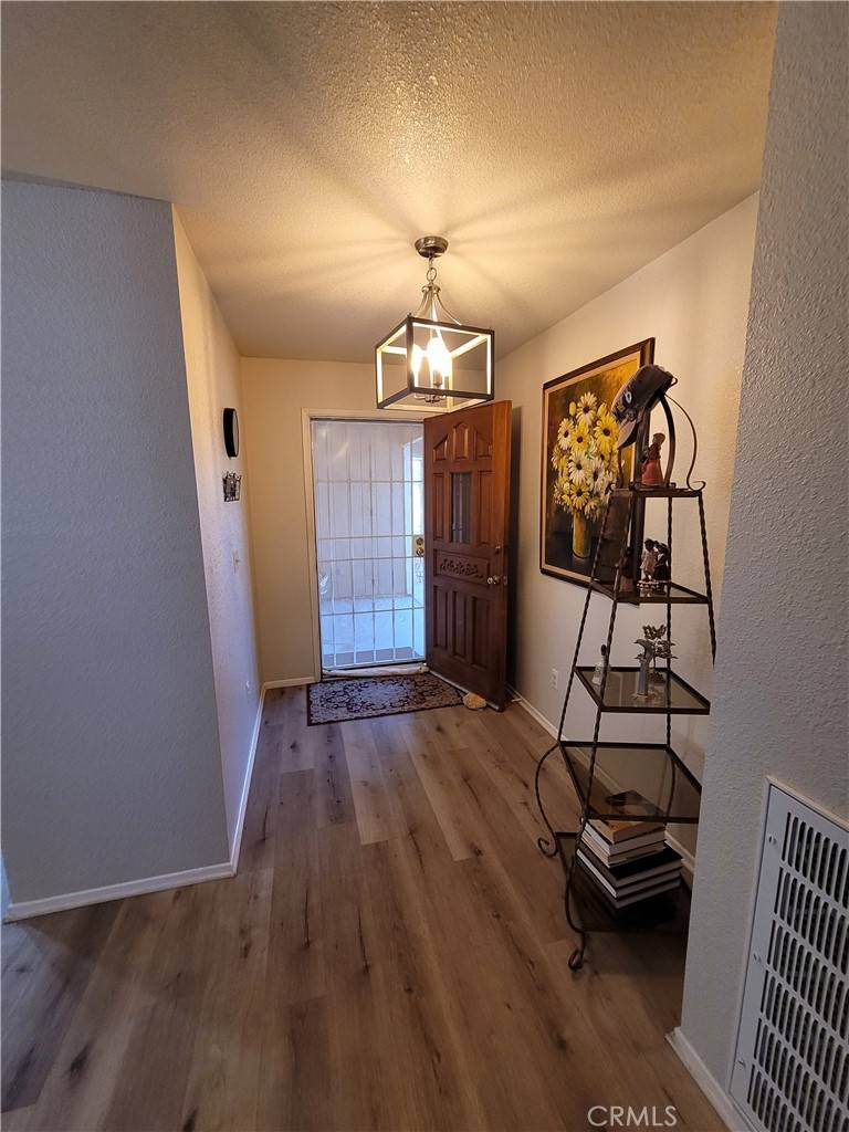 Apple Valley, CA 92307,21291 Ramona AVE