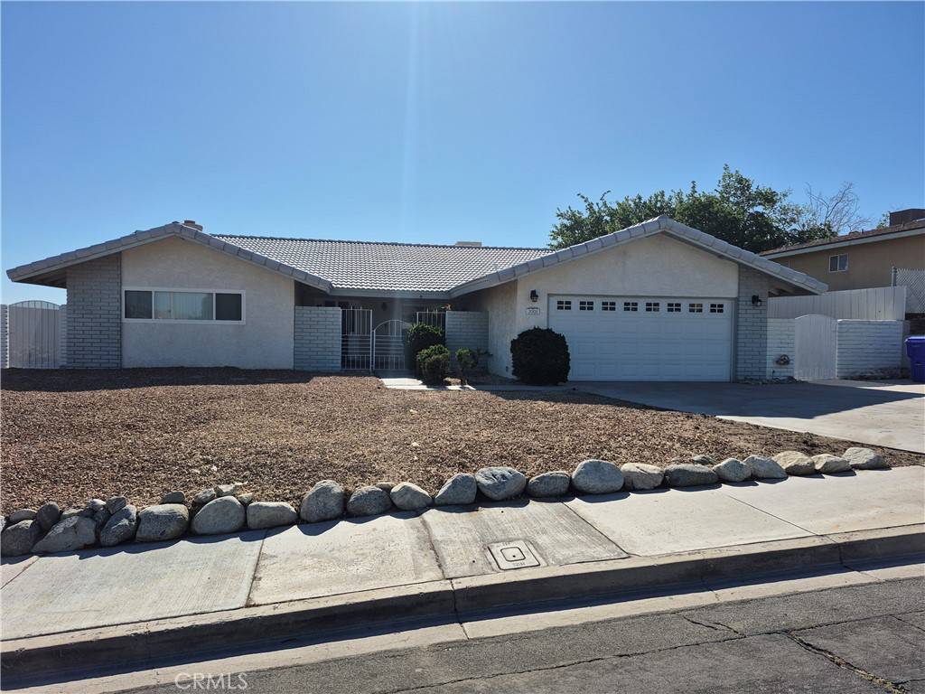 Barstow, CA 92311,2001 Barcelona CIR