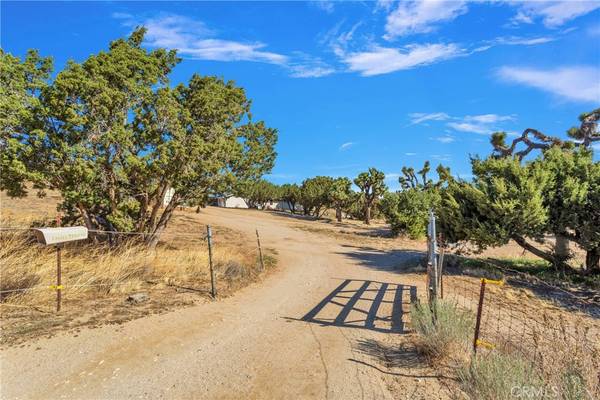 Oak Hills, CA 92344,10634 Mesquite ST