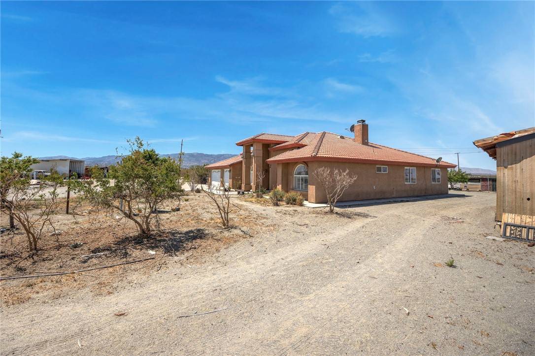 Pinon Hills, CA 92372,13724 Arena Rd