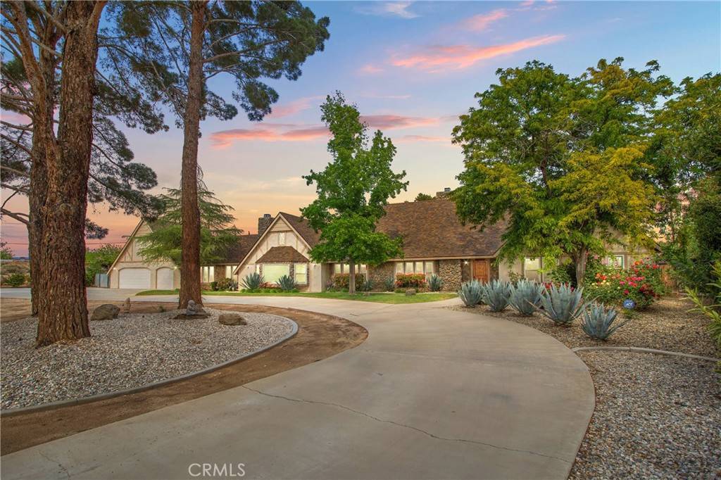15151 Riverside LN, Apple Valley, CA 92307
