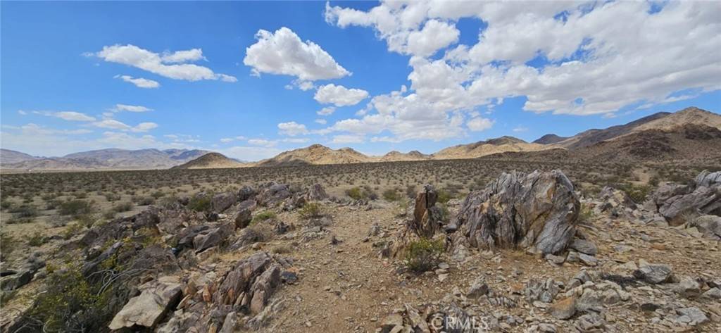 Lucerne Valley, CA 92356,800 Monolith RD