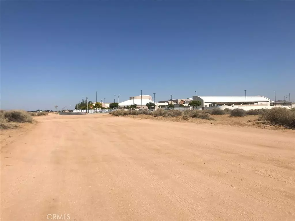 Apple Valley, CA 92307,0 Esaws AVE