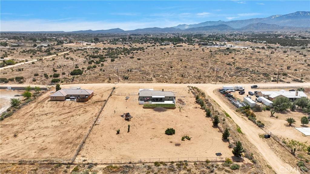 Phelan, CA 92371,5824 White Fox TRL