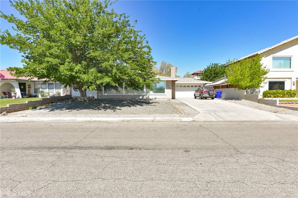 Helendale, CA 92342,27314 Outrigger LN