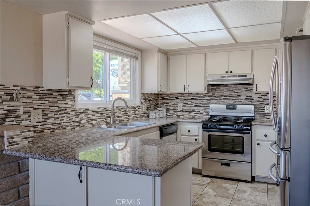 Helendale, CA 92342,27332 Outrigger LN