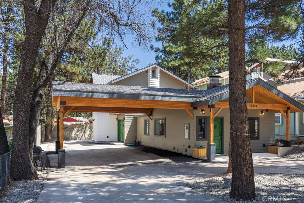 259 Victoria LN, Sugarloaf, CA 92386
