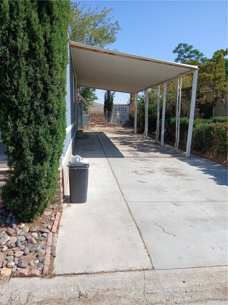 Apple Valley, CA 92307,20683 Waalew RD #B4