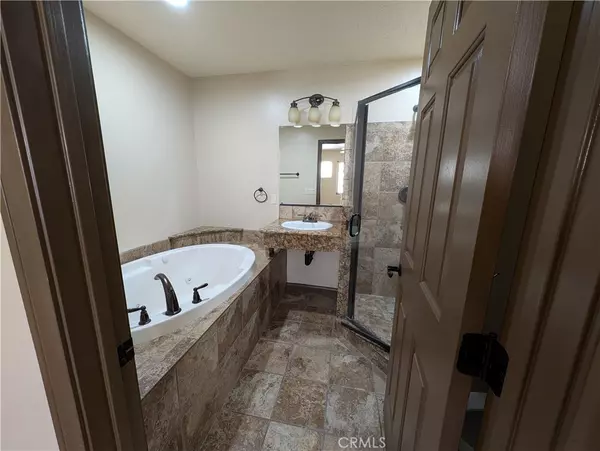 Helendale, CA 92342,27160 Vista RD #15