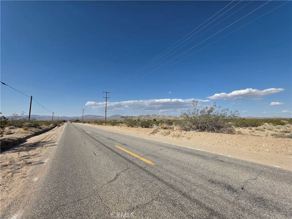 Lucerne Valley, CA 92356,9626 Camp Rock RD