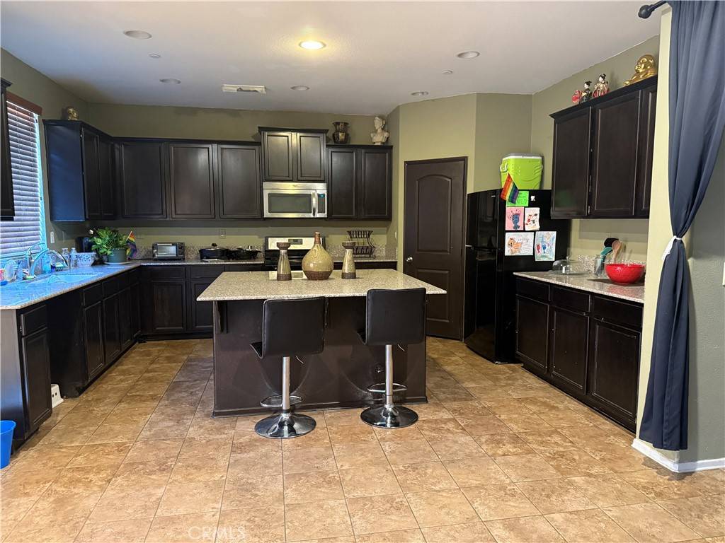 Victorville, CA 92394,13575 Western Meadows LN