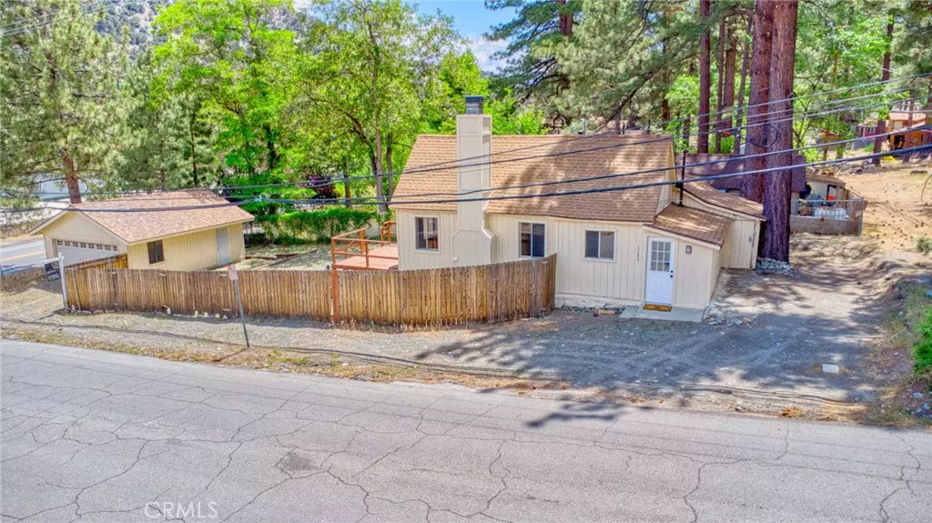 1131 Apple AVE, Wrightwood, CA 92397