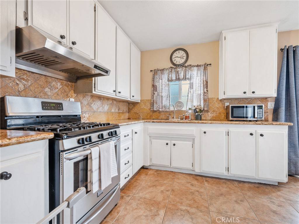 16009 Cajon ST, Hesperia, CA 92345