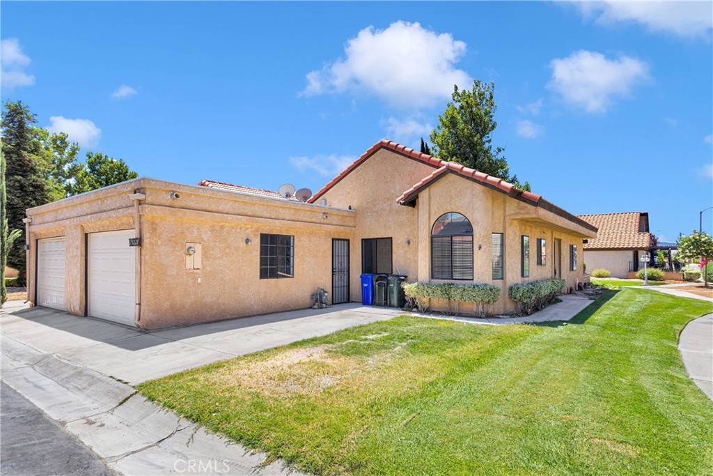 Apple Valley, CA 92308,19227 Willow DR