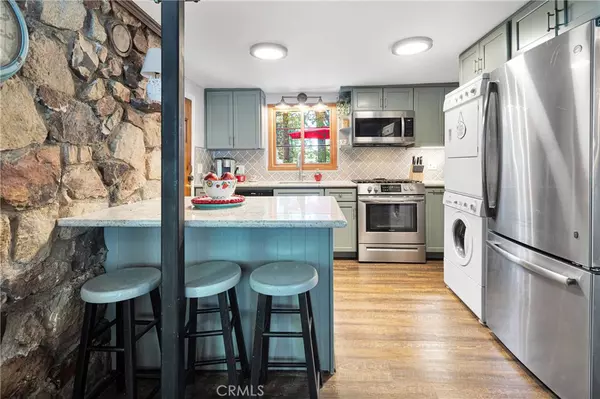 Running Springs, CA 92382,31765 Hilltop DR