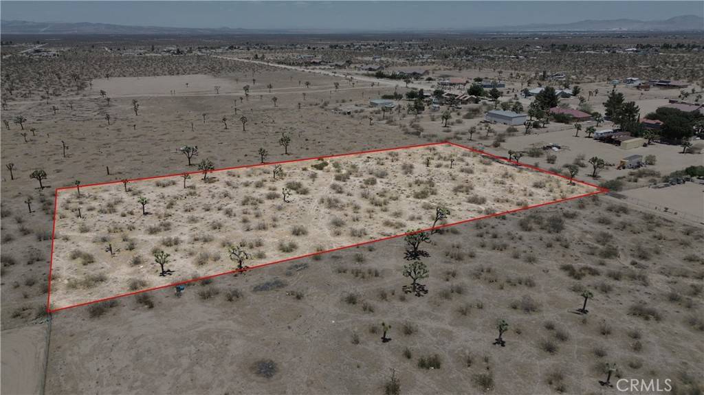4 Peral RD, Phelan, CA 92371