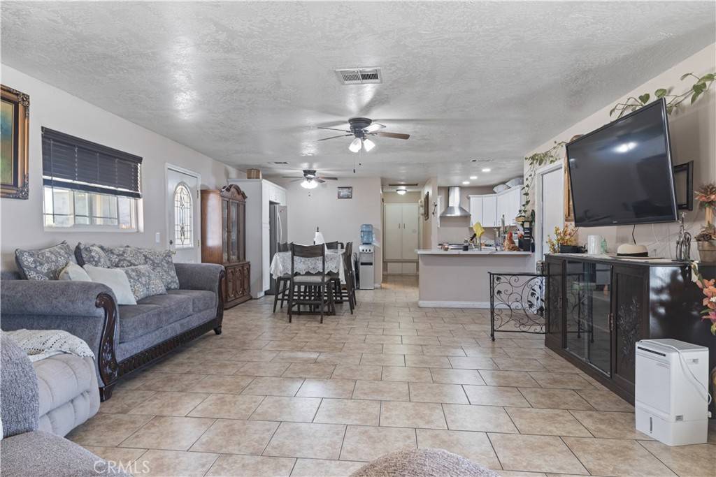 Hesperia, CA 92345,10070 Pyrite AVE