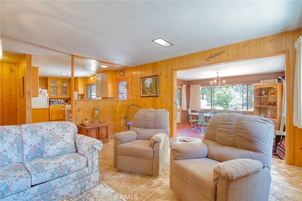Wrightwood, CA 92397,960 Snowbird RD