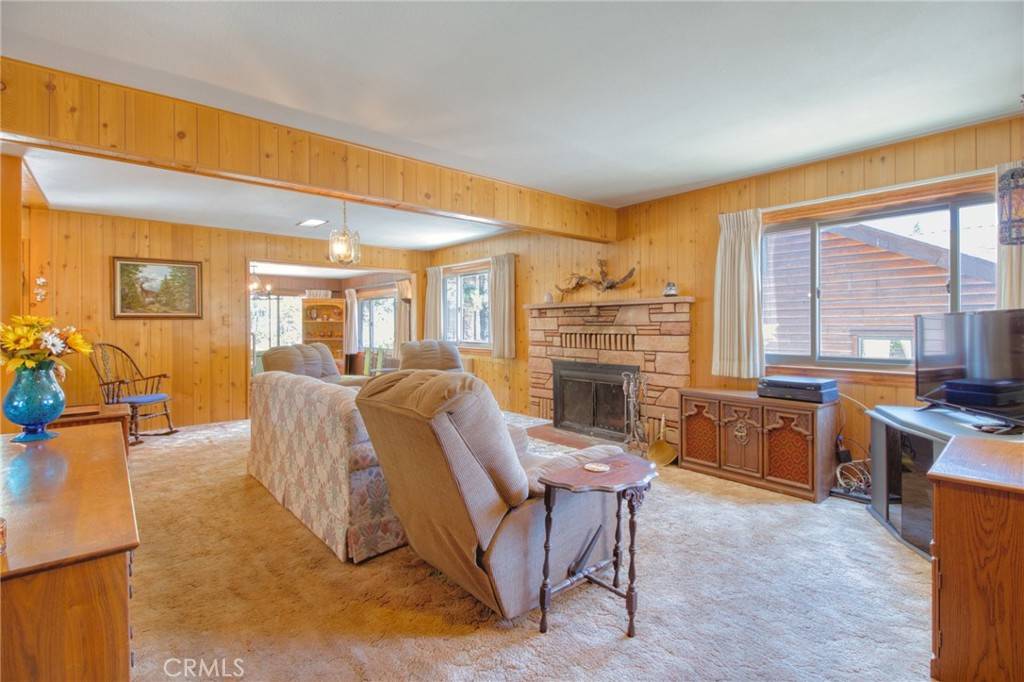 Wrightwood, CA 92397,960 Snowbird RD