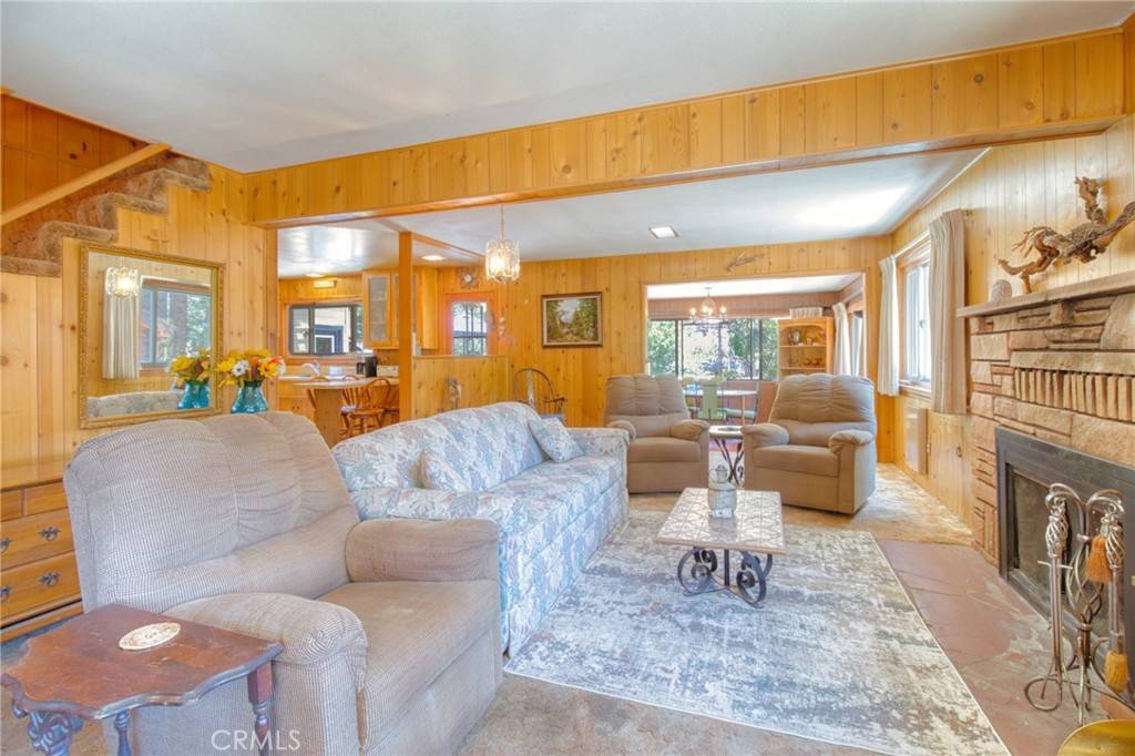 Wrightwood, CA 92397,960 Snowbird RD