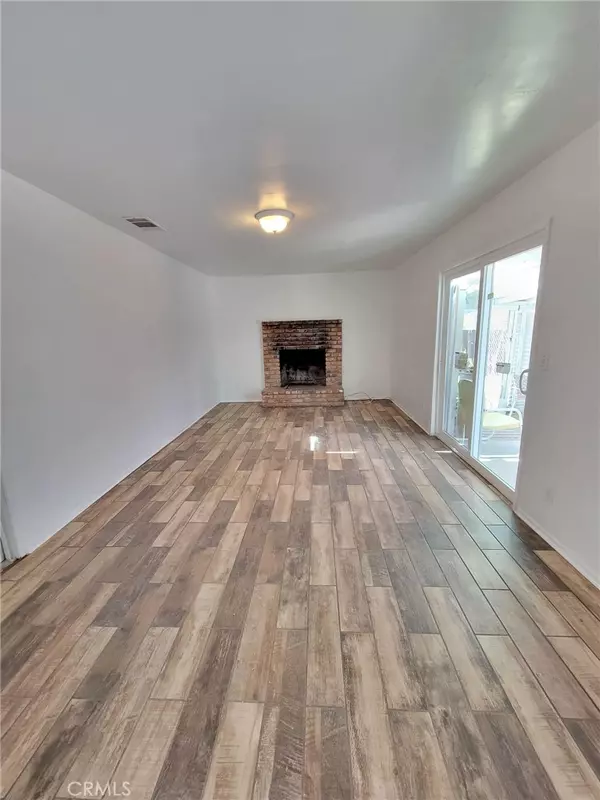 Hesperia, CA 92345,11015 Oakwood AVE