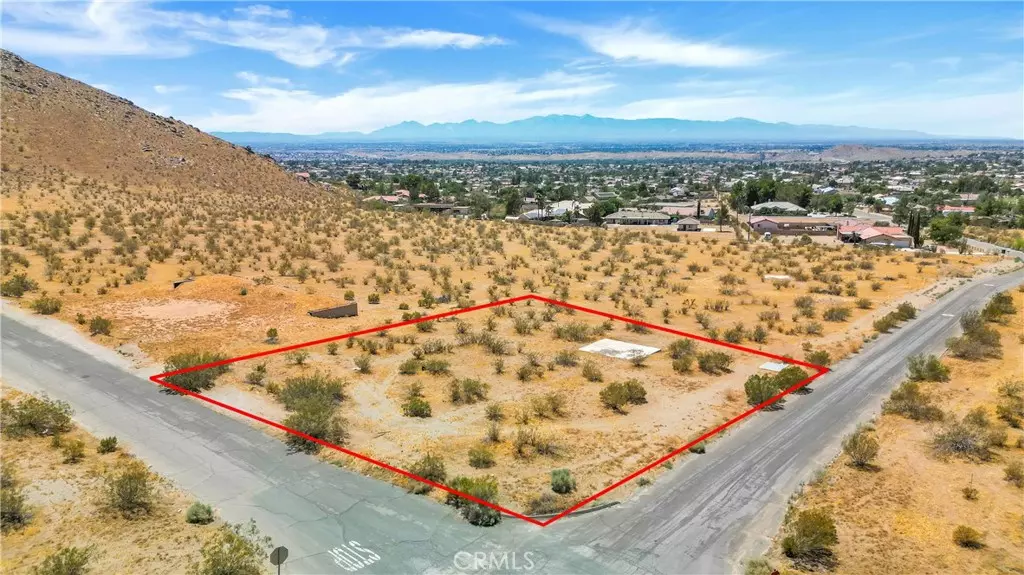 19767 Roanoke Rd, Apple Valley, CA 92307