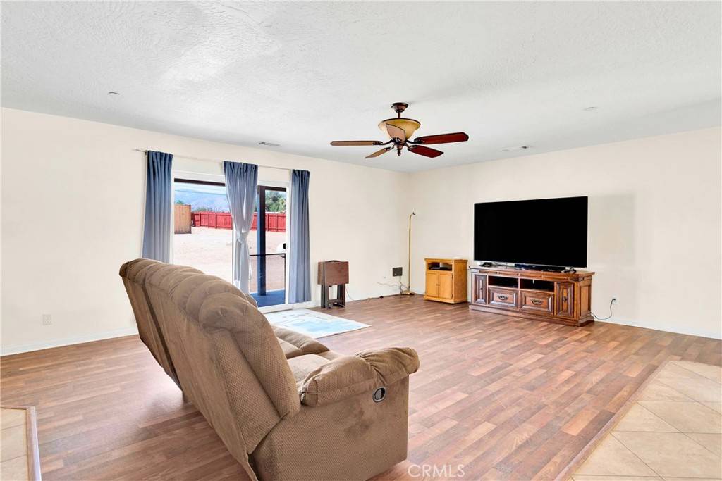 Phelan, CA 92371,4615 Lindero ST