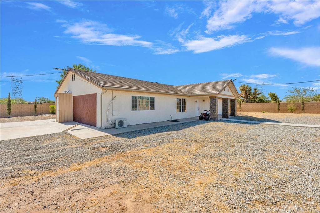 Oak Hills, CA 92344,11727 Lamont CT