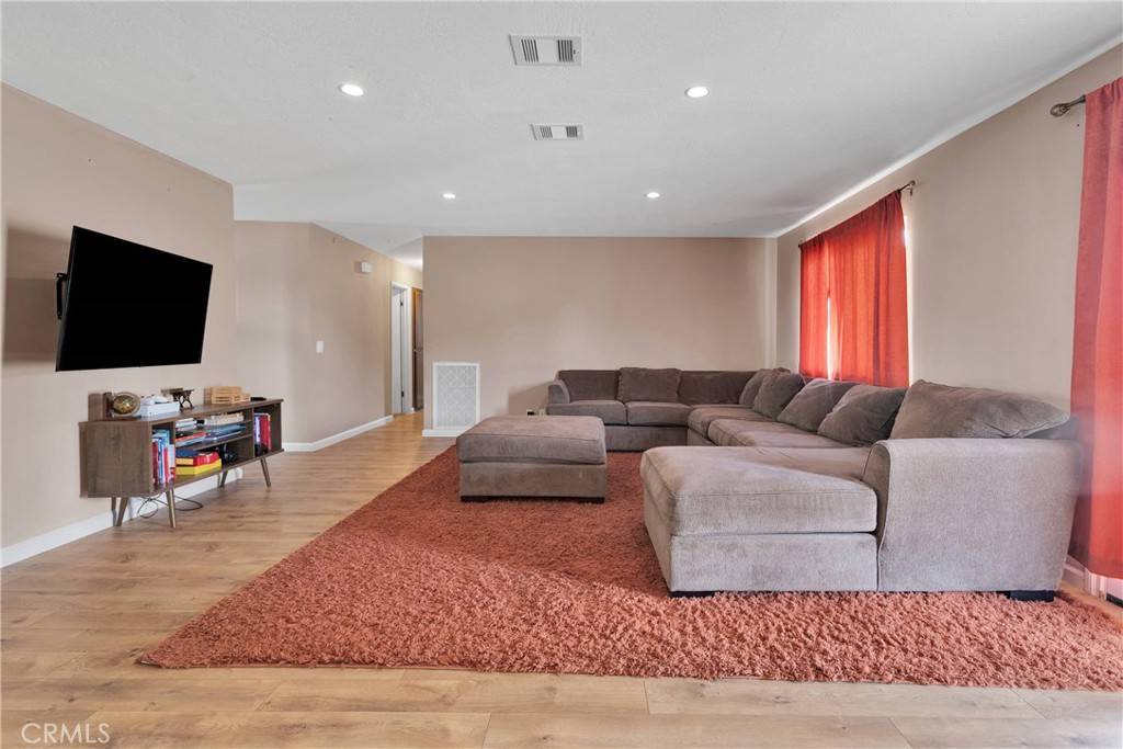 Hesperia, CA 92345,8960 Buckthorn AVE