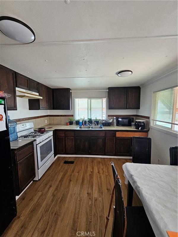 Adelanto, CA 92301,11423 Chamberlaine WAY #59