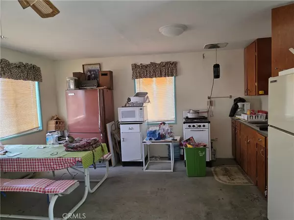 Landers, CA 92285,5457 Larrea RD