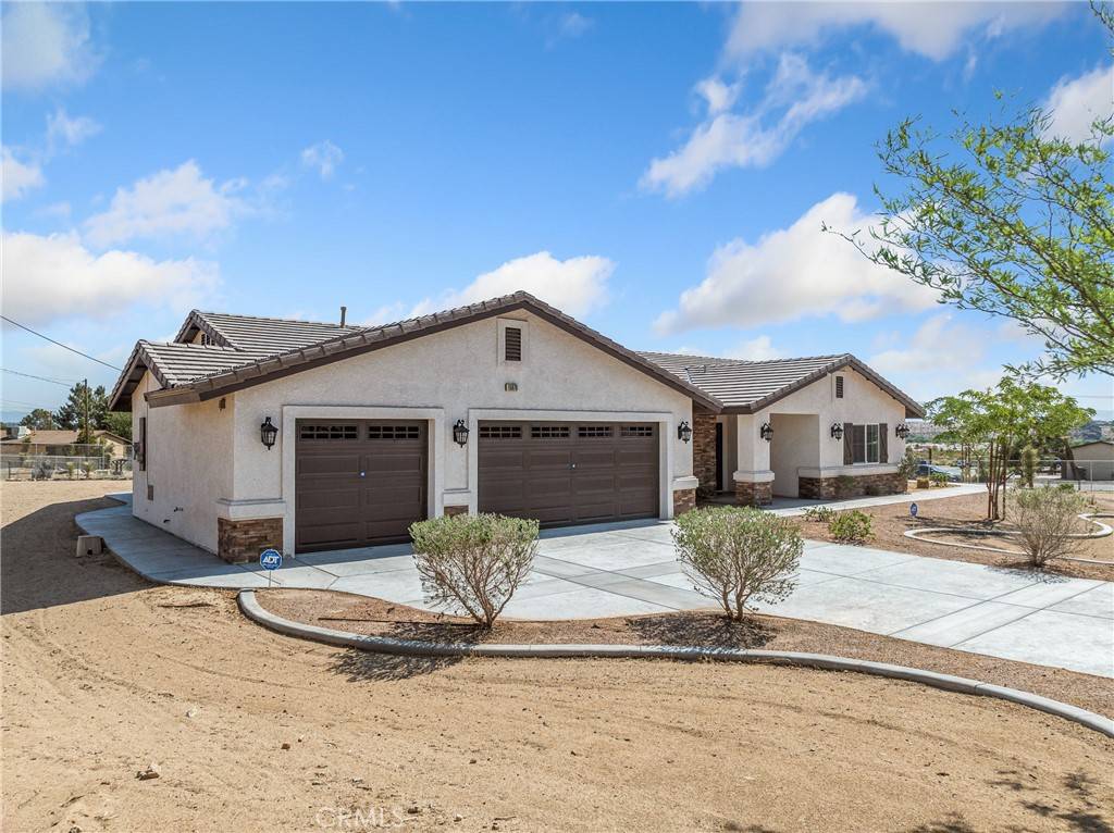 15679 Tuscola RD, Apple Valley, CA 92307