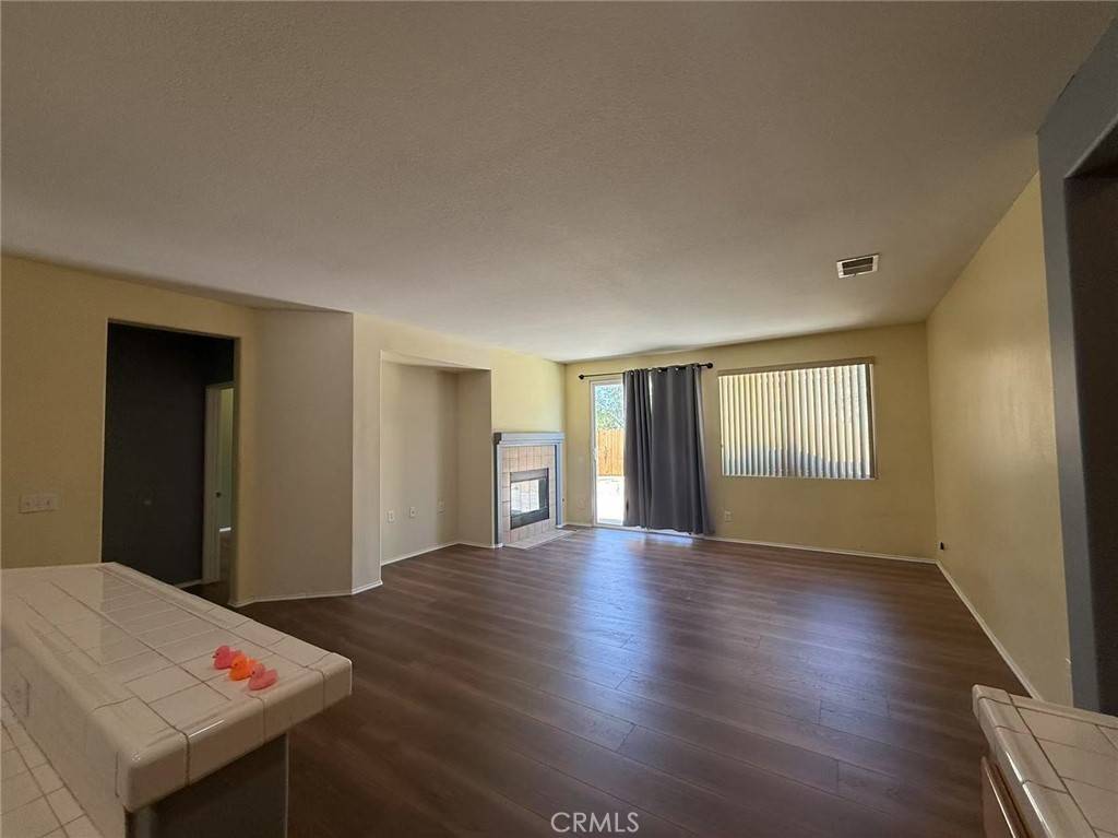 Victorville, CA 92395,12673 Field WAY