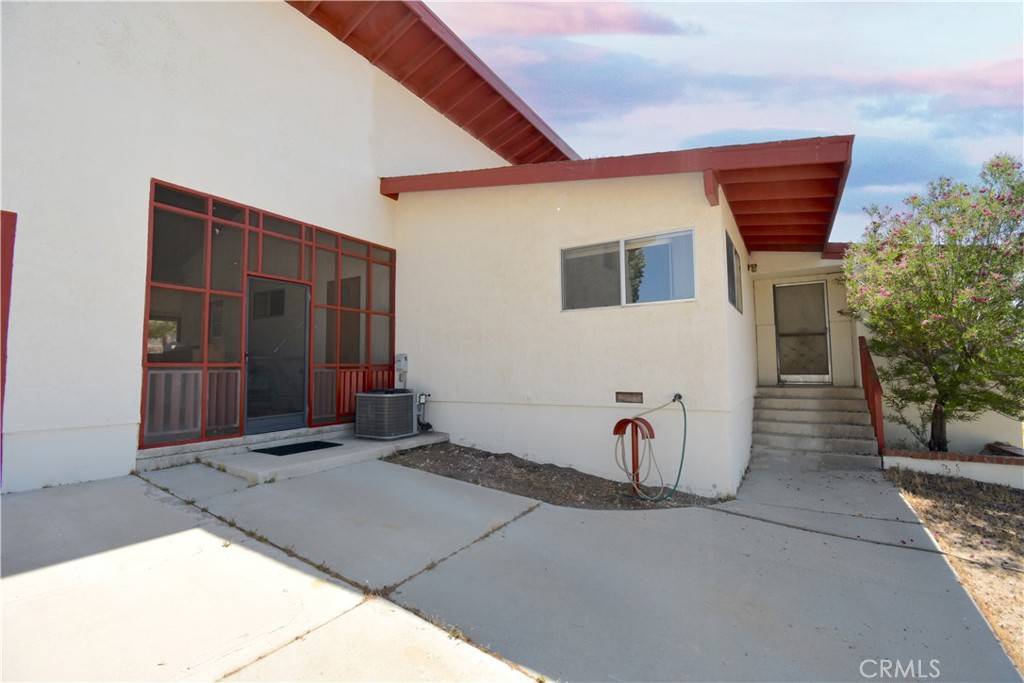 Phelan, CA 92371,6474 Macapa DR
