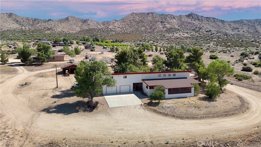 6474 Macapa DR, Phelan, CA 92371