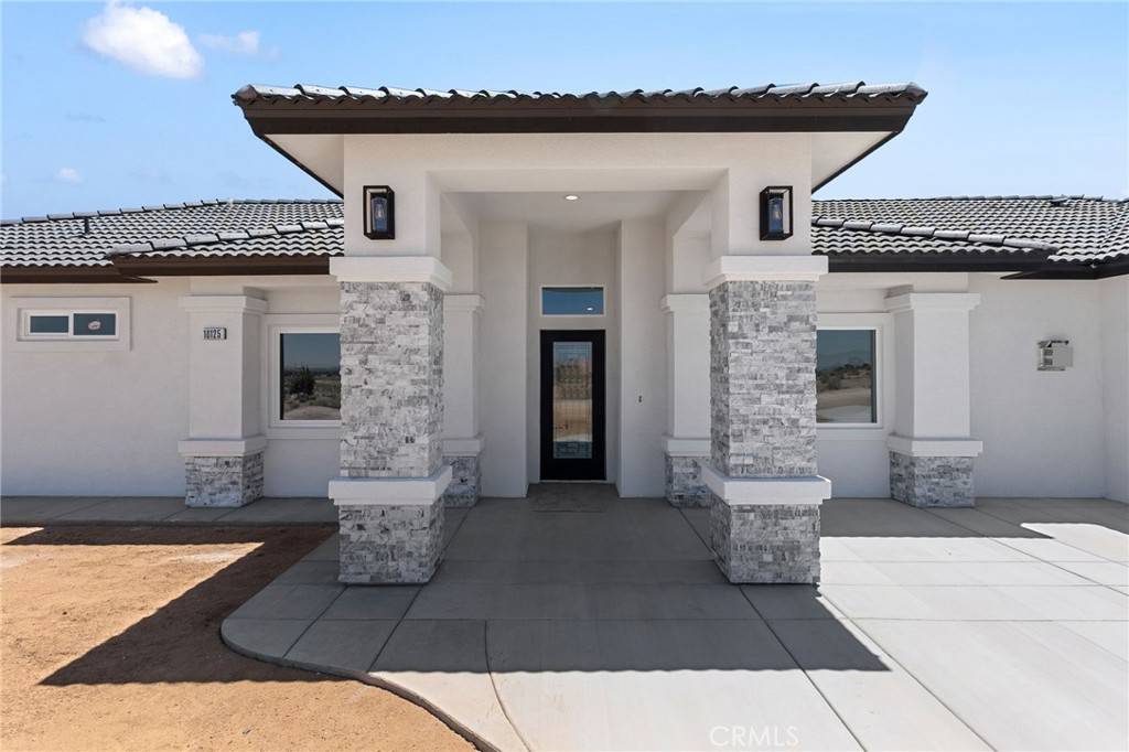 10125 Bella Vista ST, Apple Valley, CA 92308