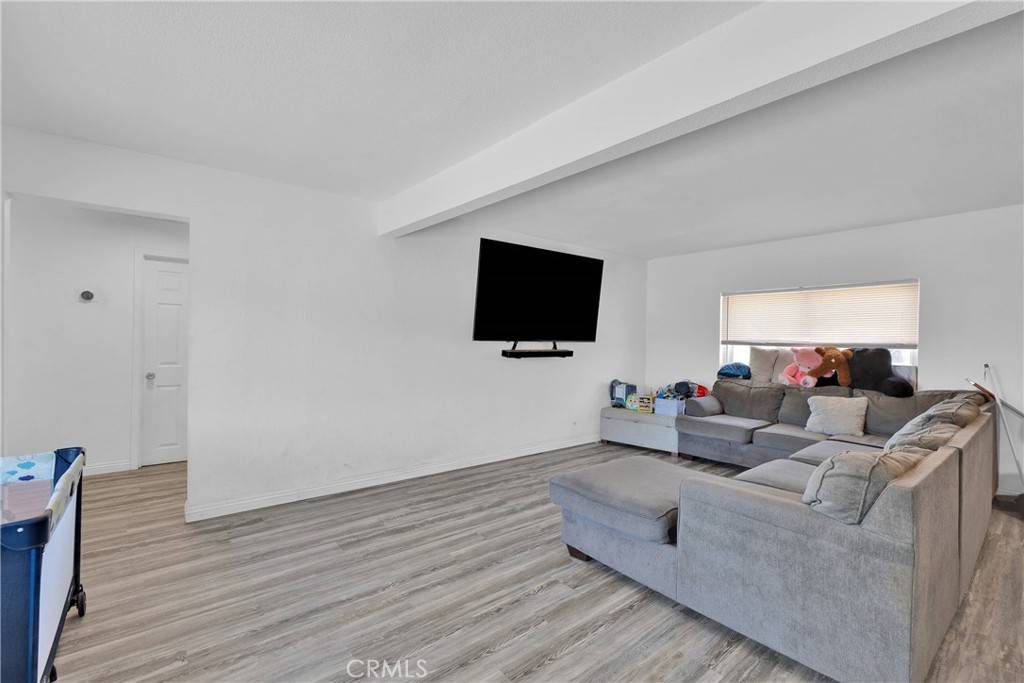 Adelanto, CA 92301,11806 Chamberlaine