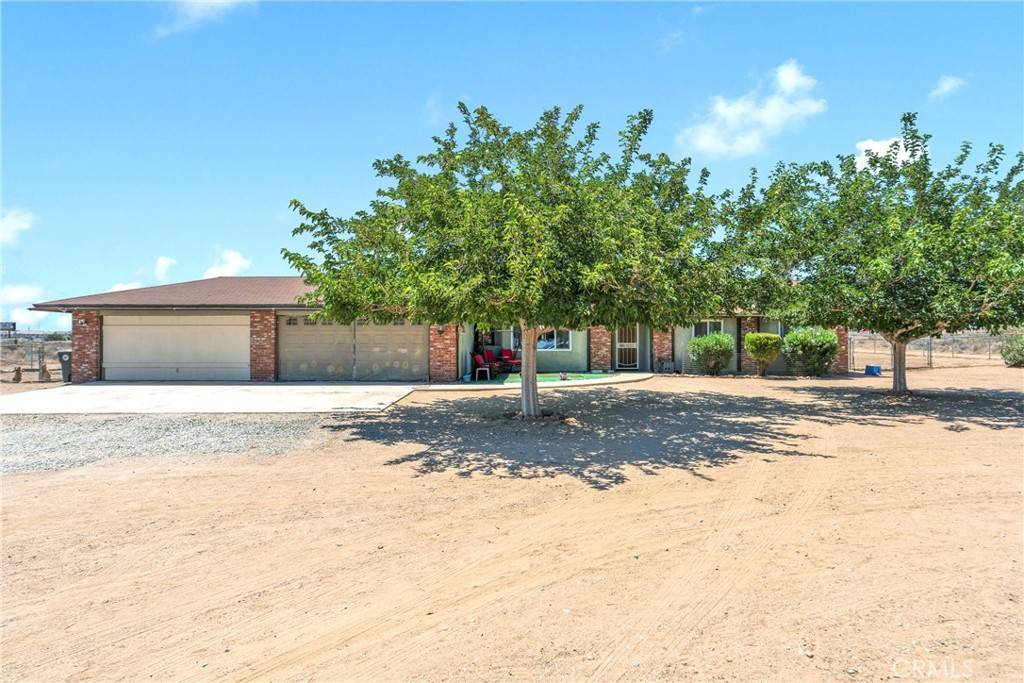 13237 Smoke Tree RD, Victorville, CA 92392
