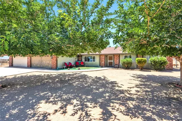 Victorville, CA 92392,13237 Smoke Tree RD