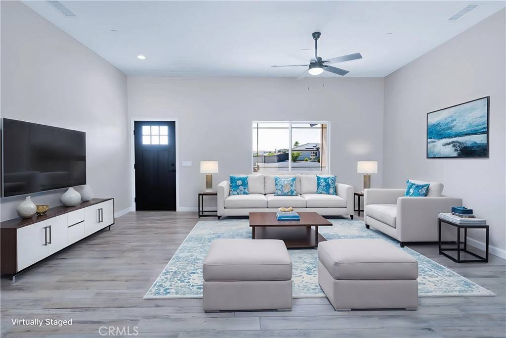 Apple Valley, CA 92307,16323 Menahka RD
