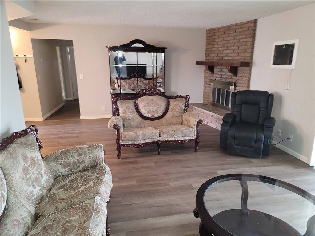 Apple Valley, CA 92307,15420 Apache RD